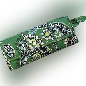 Vera Bradley green crossbody purse/ wallet new with no tags